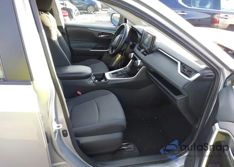 2021 Toyota Rav4 Xle z USA, uszkodzony, nr VIN 2T3W1RFV2MC135899